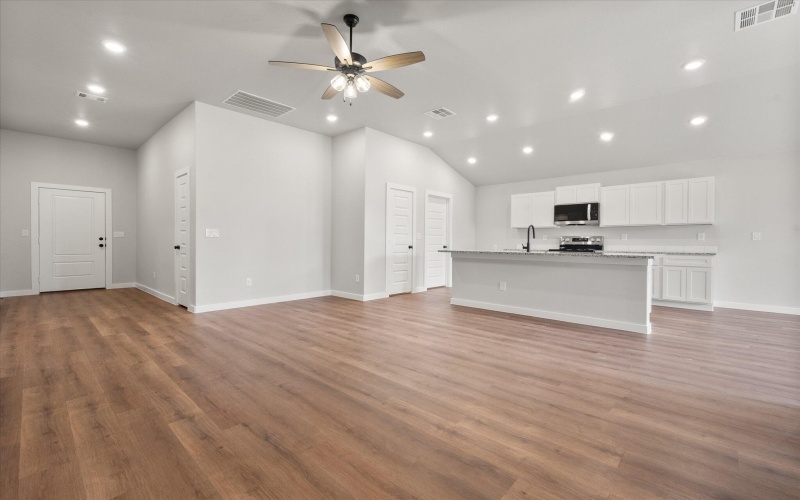 307 E 24th Street, Wolfforth, TX 79382, 3 Habitaciones Habitaciones , ,2 BañosBaños,Residential,En Venta,307 E 24th Street,0,202559490