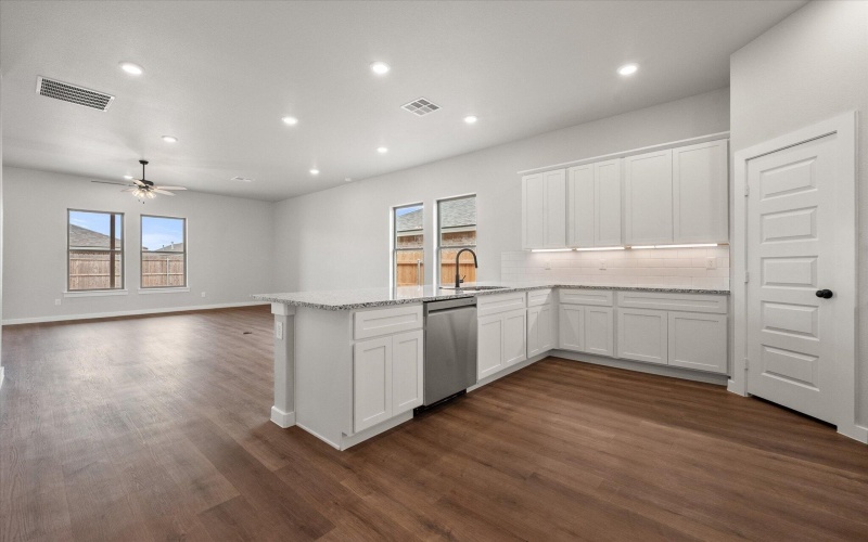 304 E 24th Street, Wolfforth, TX 79382, 3 Bedrooms Bedrooms, ,2 BathroomsBathrooms,Residential,For Sale,304 E 24th Street,0,202559491