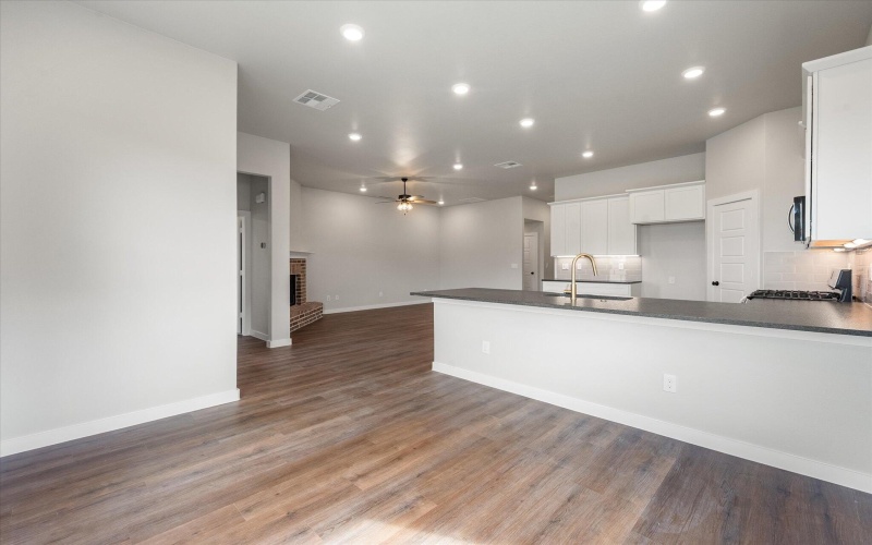 7006 18th Place, Lubbock, TX 79416, 4 Habitaciones Habitaciones , ,2 BañosBaños,Residential,En Venta,7006 18th Place,0,202559493