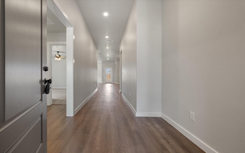 7006 18th Place, Lubbock, TX 79416, 4 Habitaciones Habitaciones , ,2 BañosBaños,Residential,En Venta,7006 18th Place,0,202559493