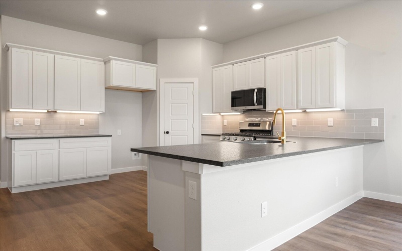 7006 18th Place, Lubbock, TX 79416, 4 Habitaciones Habitaciones , ,2 BañosBaños,Residential,En Venta,7006 18th Place,0,202559493
