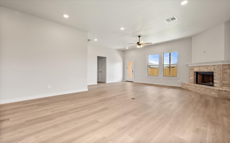 7013 14th Street, Lubbock, TX 79416, 3 Habitaciones Habitaciones , ,2 BañosBaños,Residential,En Venta,7013 14th Street,0,202559494