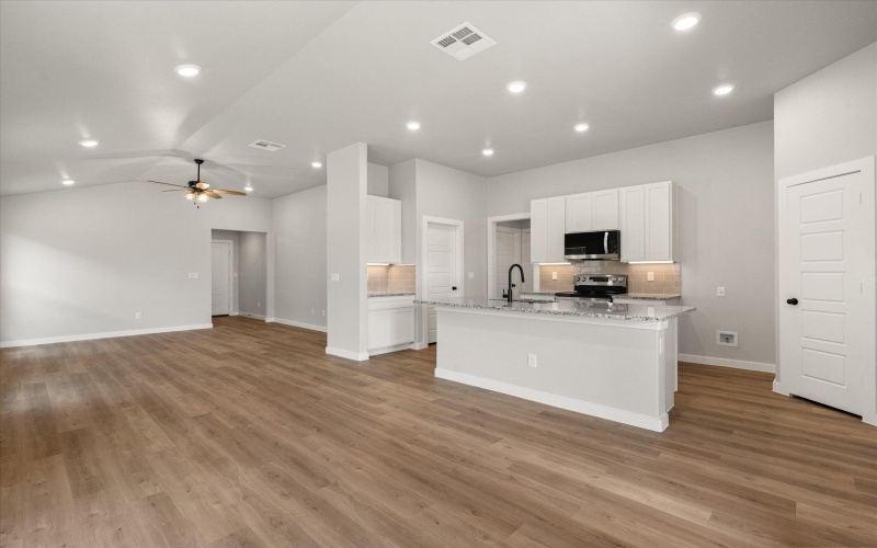 7211 8th Street, Lubbock, TX 79416, 4 Bedrooms Bedrooms, ,2 BathroomsBathrooms,Residential,For Sale,7211 8th Street,0,202559495