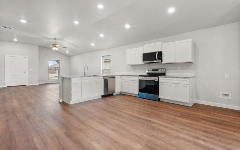 7213 8th Street, Lubbock, TX 79416, 3 Bedrooms Bedrooms, ,2 BathroomsBathrooms,Residential,For Sale,7213 8th Street,0,202559496