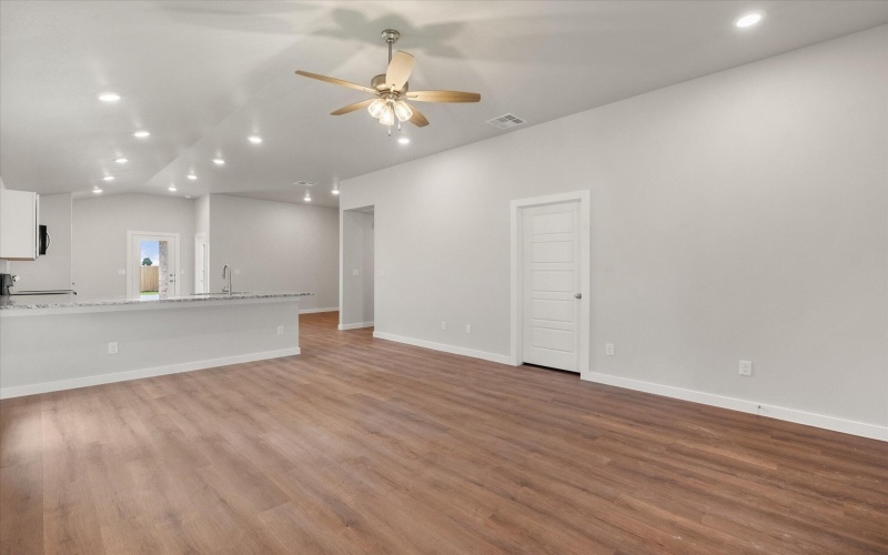 7213 8th Street, Lubbock, TX 79416, 3 Bedrooms Bedrooms, ,2 BathroomsBathrooms,Residential,For Sale,7213 8th Street,0,202559496