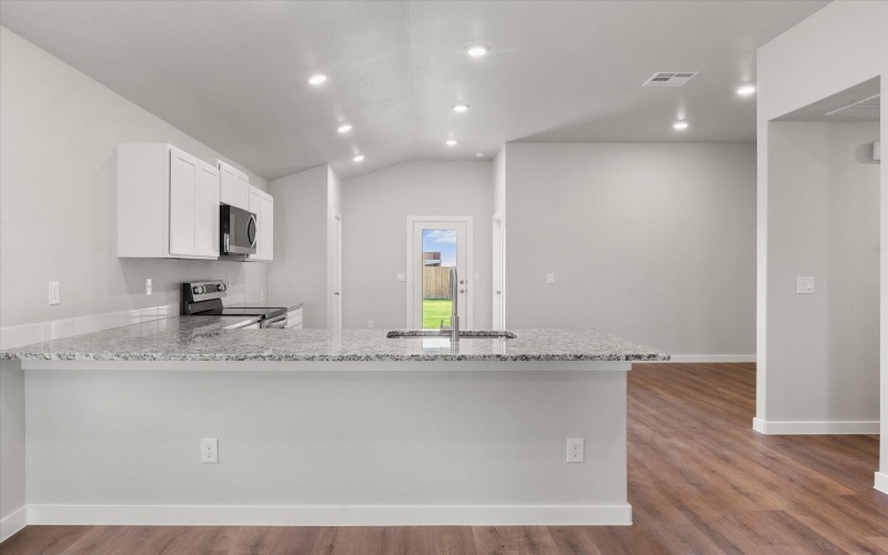 7213 8th Street, Lubbock, TX 79416, 3 Bedrooms Bedrooms, ,2 BathroomsBathrooms,Residential,For Sale,7213 8th Street,0,202559496