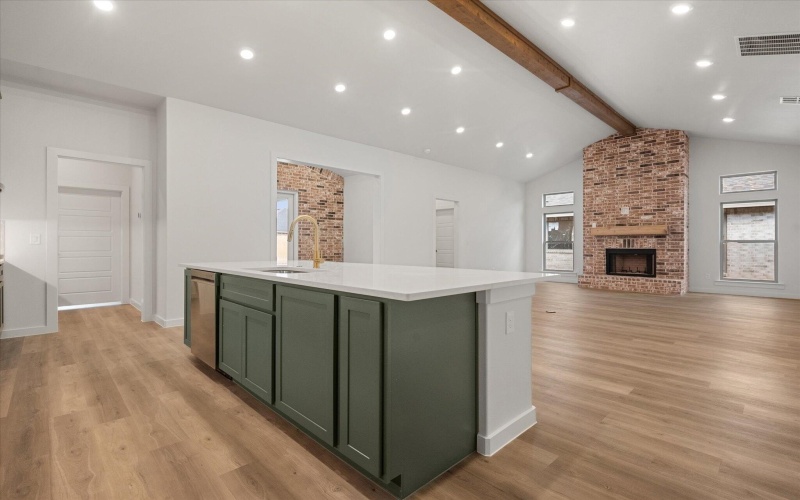 7006 16th Street, Lubbock, TX 79416, 4 Habitaciones Habitaciones , ,3 BañosBaños,Residential,En Venta,7006 16th Street,0,202559498