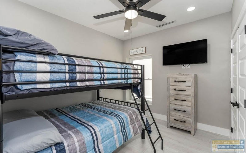 128 Saturn Lane, South Padre Island, TX 78597, 10 Bedrooms Bedrooms, ,10 BathroomsBathrooms,Residential Multi Family,For Sale,128 Saturn Lane,0,104199