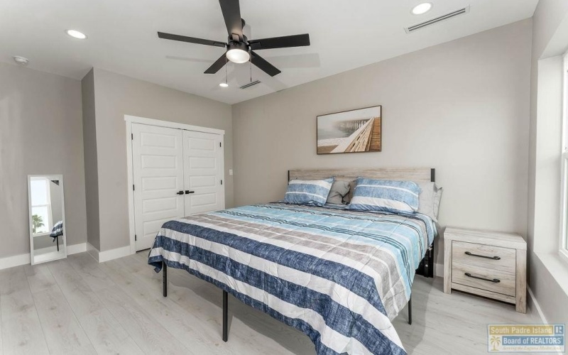 128 Saturn Lane, South Padre Island, TX 78597, 10 Bedrooms Bedrooms, ,10 BathroomsBathrooms,Residential Multi Family,For Sale,128 Saturn Lane,0,104199