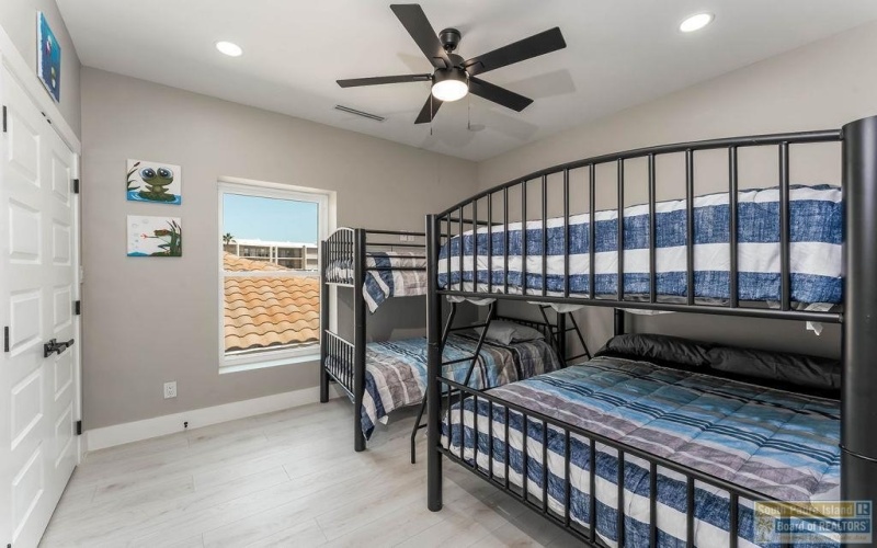 128 Saturn Lane, South Padre Island, TX 78597, 10 Bedrooms Bedrooms, ,10 BathroomsBathrooms,Residential Multi Family,For Sale,128 Saturn Lane,0,104199