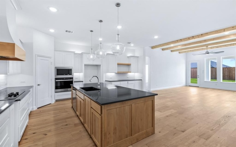 913 Beall Street, Denton, TX 76207, 4 Bedrooms Bedrooms, ,2 BathroomsBathrooms,Residential,For Sale,913 Beall Street,0,21039912