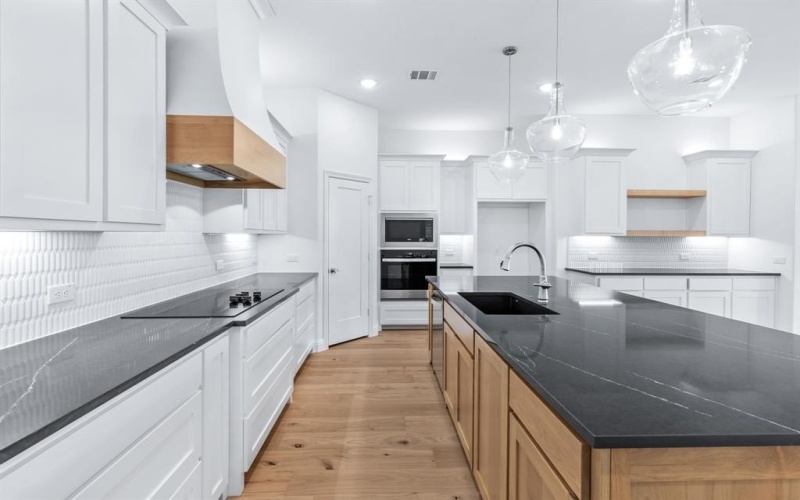 913 Beall Street, Denton, TX 76207, 4 Bedrooms Bedrooms, ,2 BathroomsBathrooms,Residential,For Sale,913 Beall Street,0,21039912