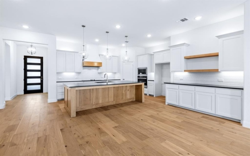 913 Beall Street, Denton, TX 76207, 4 Bedrooms Bedrooms, ,2 BathroomsBathrooms,Residential,For Sale,913 Beall Street,0,21039912