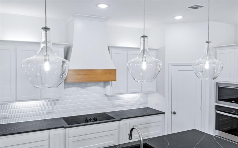 913 Beall Street, Denton, TX 76207, 4 Bedrooms Bedrooms, ,2 BathroomsBathrooms,Residential,For Sale,913 Beall Street,0,21039912