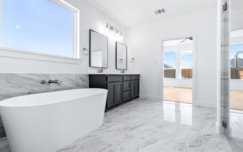 913 Beall Street, Denton, TX 76207, 4 Bedrooms Bedrooms, ,2 BathroomsBathrooms,Residential,For Sale,913 Beall Street,0,21039912