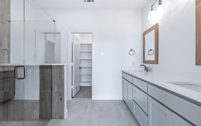 913 Beall Street, Denton, TX 76207, 4 Bedrooms Bedrooms, ,2 BathroomsBathrooms,Residential,For Sale,913 Beall Street,0,21039912