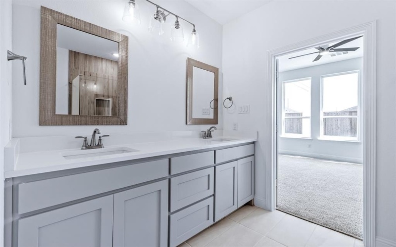 913 Beall Street, Denton, TX 76207, 4 Bedrooms Bedrooms, ,2 BathroomsBathrooms,Residential,For Sale,913 Beall Street,0,21039912