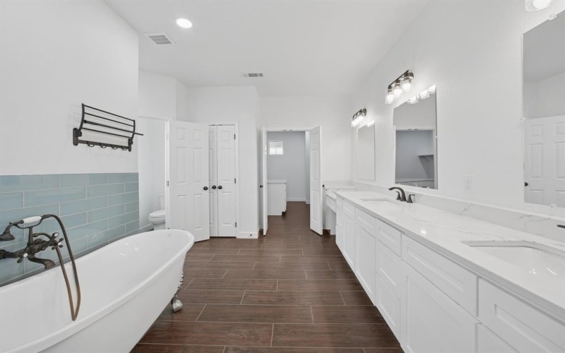 1224 Durham Lane, Cleburne, TX 76033, 3 Bedrooms Bedrooms, ,2 BathroomsBathrooms,Residential,For Sale,1224 Durham Lane,0,21040475