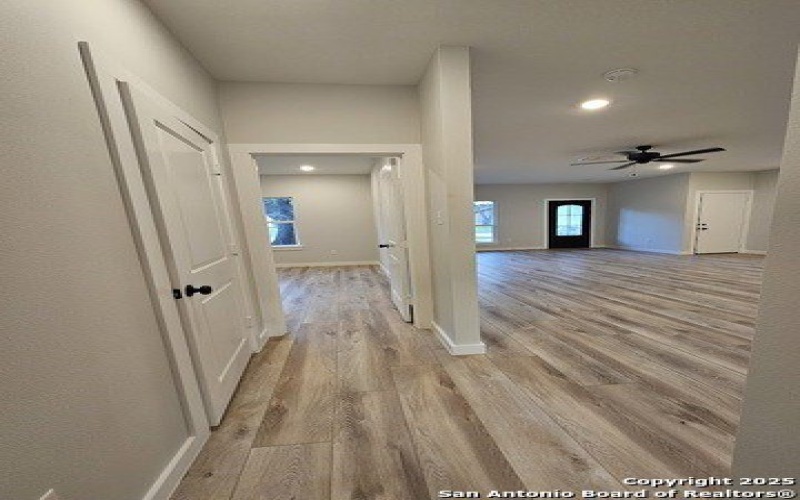5819 lake bluff, San Antonio, TX 78222, 3 Bedrooms Bedrooms, ,2 BathroomsBathrooms,Residential,For Sale,5819 lake bluff,0,1867681