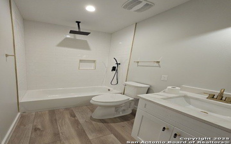5819 lake bluff, San Antonio, TX 78222, 3 Bedrooms Bedrooms, ,2 BathroomsBathrooms,Residential,For Sale,5819 lake bluff,0,1867681