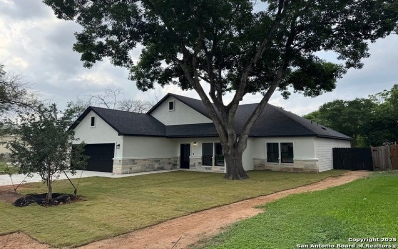 5819 lake bluff, San Antonio, TX 78222, 3 Bedrooms Bedrooms, ,2 BathroomsBathrooms,Residential,For Sale,5819 lake bluff,0,1867681