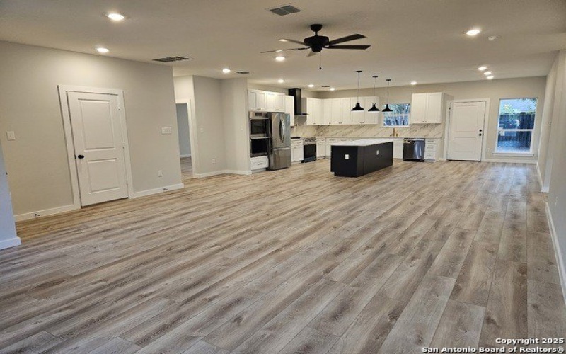 5819 lake bluff, San Antonio, TX 78222, 3 Bedrooms Bedrooms, ,2 BathroomsBathrooms,Residential,For Sale,5819 lake bluff,0,1867681