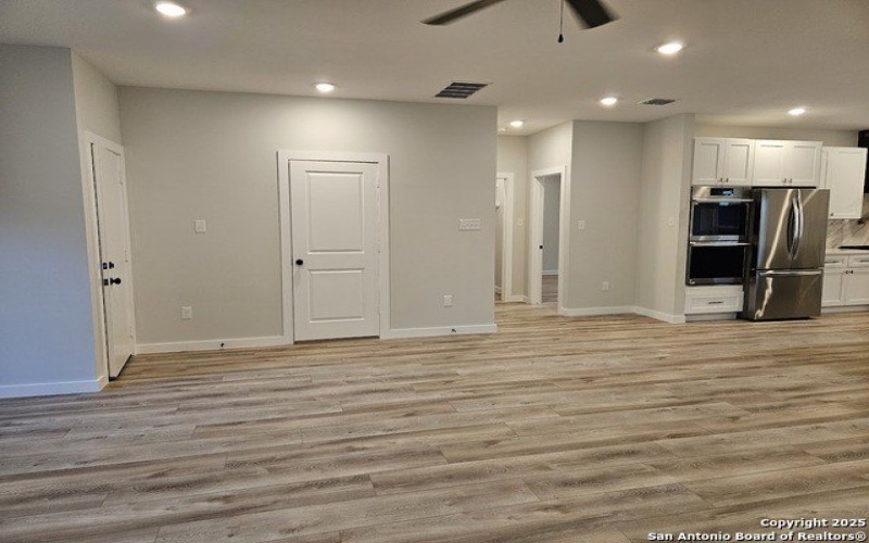 5819 lake bluff, San Antonio, TX 78222, 3 Bedrooms Bedrooms, ,2 BathroomsBathrooms,Residential,For Sale,5819 lake bluff,0,1867681