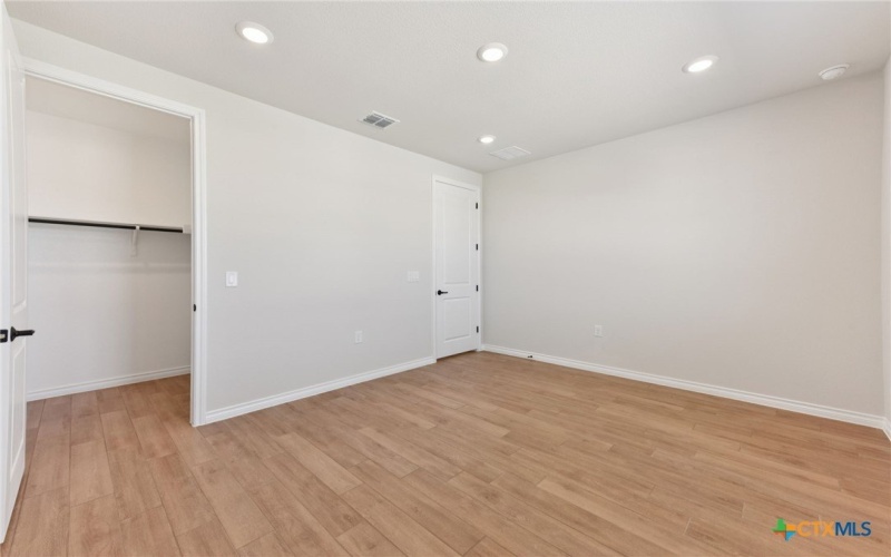 105 Antoinette Way unit: 102 #102, San Marcos, TX 78666, 2 Habitaciones Habitaciones , ,2 BañosBaños,Residential,En Venta,105 Antoinette Way unit: 102,0,590709