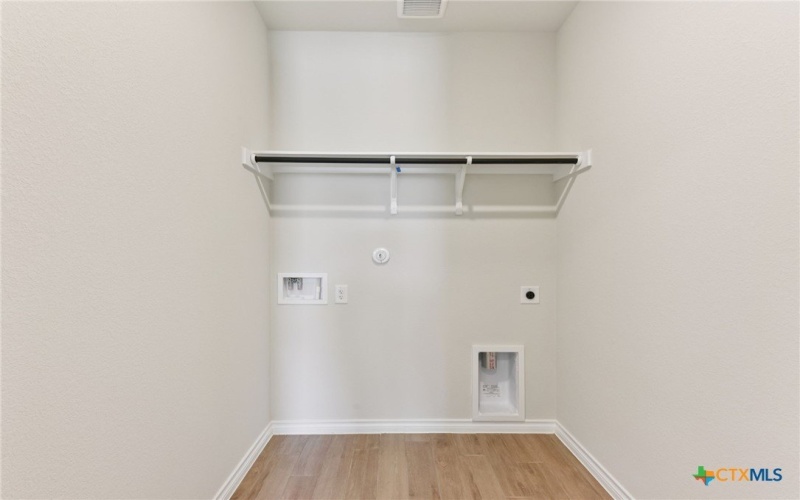 105 Antoinette Way unit: 102 #102, San Marcos, TX 78666, 2 Habitaciones Habitaciones , ,2 BañosBaños,Residential,En Venta,105 Antoinette Way unit: 102,0,590709