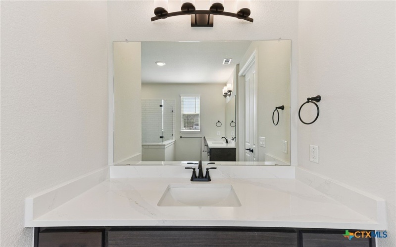 105 Antoinette Way unit: 102 #102, San Marcos, TX 78666, 2 Habitaciones Habitaciones , ,2 BañosBaños,Residential,En Venta,105 Antoinette Way unit: 102,0,590709