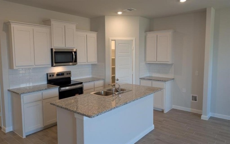933 TRACTION Trail, Cleburne, TX 76031, 4 Habitaciones Habitaciones , ,2 BañosBaños,Residential,En Venta,933 TRACTION Trail,0,21040362