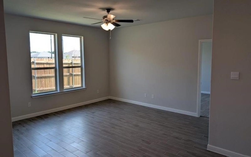 933 TRACTION Trail, Cleburne, TX 76031, 4 Habitaciones Habitaciones , ,2 BañosBaños,Residential,En Venta,933 TRACTION Trail,0,21040362