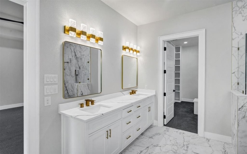 12844 Covey Creek Drive, Burleson, TX 76028, 4 Habitaciones Habitaciones , ,5 BañosBaños,Residential,En Venta,12844 Covey Creek Drive,0,21040934