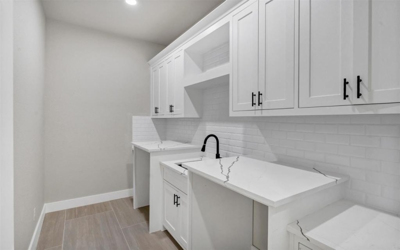 12844 Covey Creek Drive, Burleson, TX 76028, 4 Habitaciones Habitaciones , ,5 BañosBaños,Residential,En Venta,12844 Covey Creek Drive,0,21040934