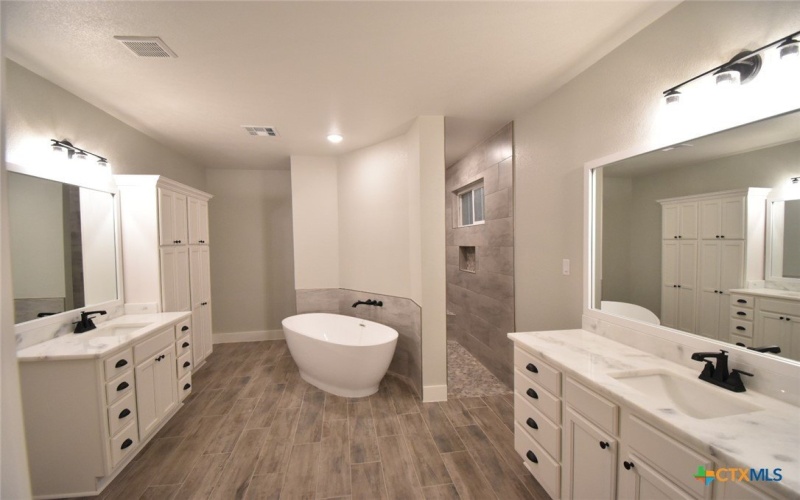 516 25th Avenue, Belton, TX 76513, 4 Habitaciones Habitaciones , ,3 BañosBaños,Residential,En Venta,516 25th Avenue,0,590646