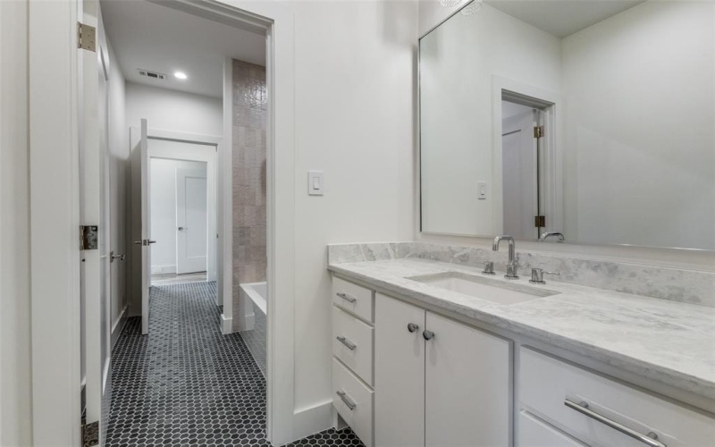 7163 Lyre Lane, Dallas, TX 75214, 5 Habitaciones Habitaciones , ,5 BañosBaños,Residential,En Venta,7163 Lyre Lane,0,21038624