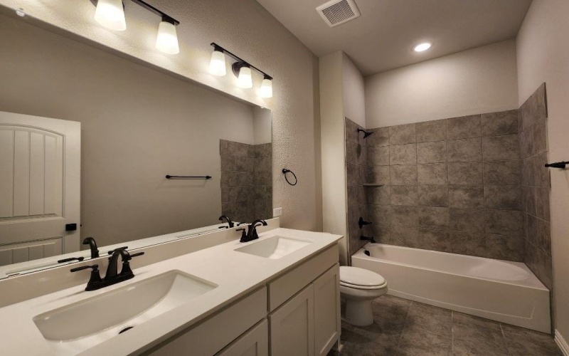 116 Moss Glen Lane, New Fairview, TX 76078, 5 Bedrooms Bedrooms, ,5 BathroomsBathrooms,Residential,For Sale,116 Moss Glen Lane,0,21041532