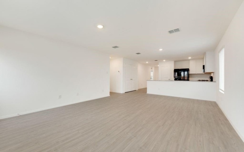 2082 Shady Oaks Drive, Ennis, TX 75119, 3 Habitaciones Habitaciones , ,2 BañosBaños,Residential,En Venta,2082 Shady Oaks Drive,0,21041623