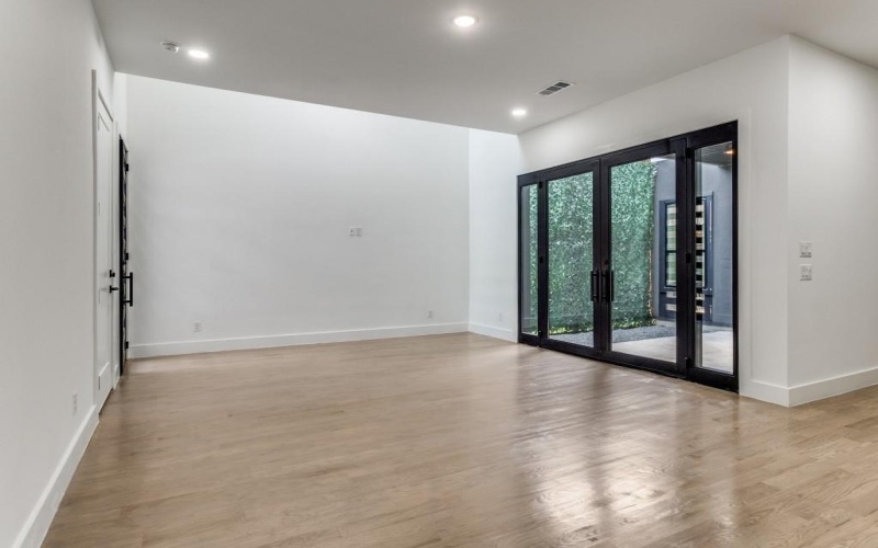 1521 N Haskell Avenue, Dallas, TX 75204, 3 Bedrooms Bedrooms, ,2 BathroomsBathrooms,Residential,For Sale,1521 N Haskell Avenue,0,21041658
