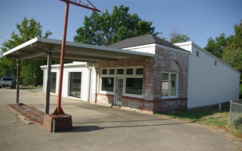 306 S Waco Street, Van Alstyne, TX 75495, ,Commercial Sale,For Sale,306 S Waco Street,0,21041726