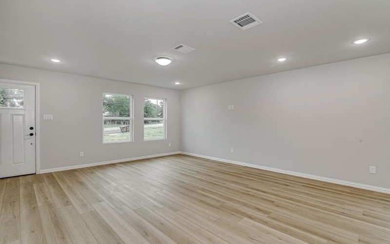 3644 Vaughn Boulevard, Fort Worth, TX 76119, 3 Bedrooms Bedrooms, ,2 BathroomsBathrooms,Residential,For Sale,3644 Vaughn Boulevard,0,21041840