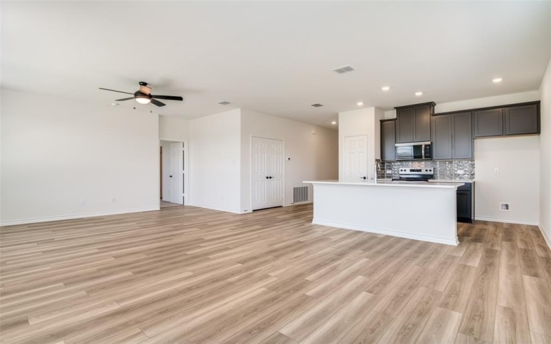 1531 Newsted Drive, Seagoville, TX 75159, 4 Bedrooms Bedrooms, ,2 BathroomsBathrooms,Residential,For Sale,1531 Newsted Drive,0,21041847