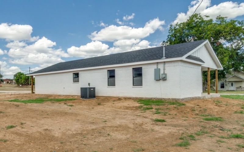 808 Buckboard Drive, De Leon, TX 76444, 3 Bedrooms Bedrooms, ,2 BathroomsBathrooms,Residential,For Sale,808 Buckboard Drive,0,21041849