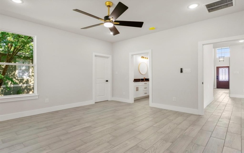 5102 Waterbury Court, Granbury, TX 76048, 4 Bedrooms Bedrooms, ,2 BathroomsBathrooms,Residential,For Sale,5102 Waterbury Court,0,21041852