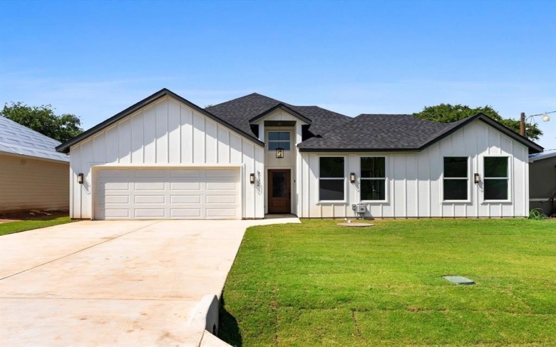 5102 Waterbury Court, Granbury, TX 76048, 4 Bedrooms Bedrooms, ,2 BathroomsBathrooms,Residential,For Sale,5102 Waterbury Court,0,21041852