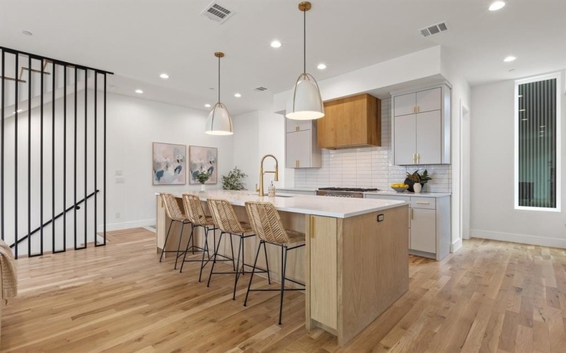4330 Dickason Avenue #201, Dallas, TX 75219, 3 Bedrooms Bedrooms, ,3 BathroomsBathrooms,Residential,For Sale,4330 Dickason Avenue,0,21041857