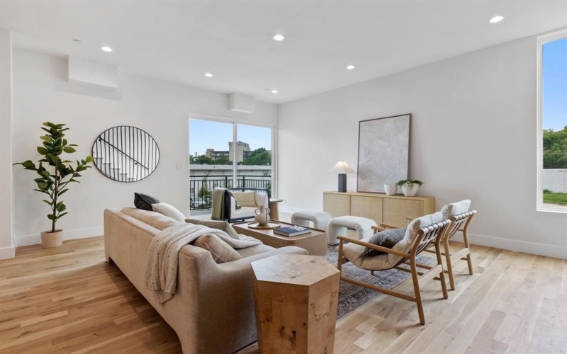 4330 Dickason Avenue #201, Dallas, TX 75219, 3 Bedrooms Bedrooms, ,3 BathroomsBathrooms,Residential,For Sale,4330 Dickason Avenue,0,21041857