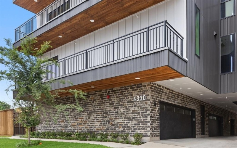 4330 Dickason Avenue #201, Dallas, TX 75219, 3 Bedrooms Bedrooms, ,3 BathroomsBathrooms,Residential,For Sale,4330 Dickason Avenue,0,21041857
