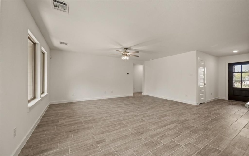 201 Bartlett Court, Runaway Bay, TX 76426, 4 Habitaciones Habitaciones , ,2 BañosBaños,Residential,En Venta,201 Bartlett Court,0,21042036