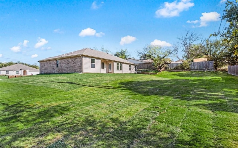 201 Bartlett Court, Runaway Bay, TX 76426, 4 Habitaciones Habitaciones , ,2 BañosBaños,Residential,En Venta,201 Bartlett Court,0,21042036